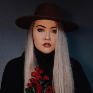 Meet your Posher, Kelsey